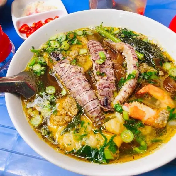 Villa Quan Lạn, hotel in Quang Ninh