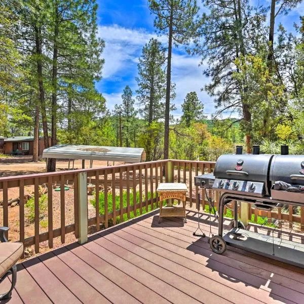 Near Hiking Trails Woodsy Pine Cabin with Fire Pit, hotel in Pine