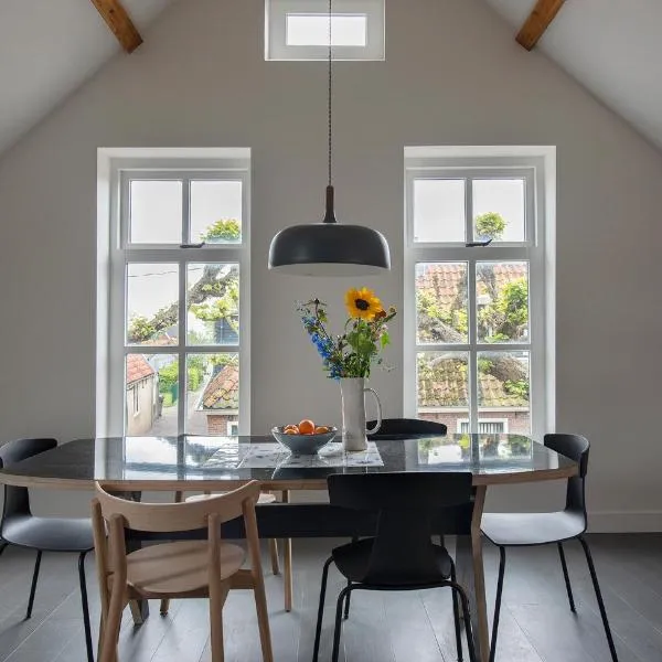 Schitterend appartement in dorpsstraat Langweer!, hotel v destinaci Langweer