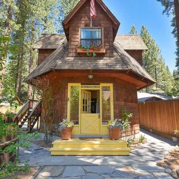 The Gingerbread Cottage, hotel v destinaci Kings Beach