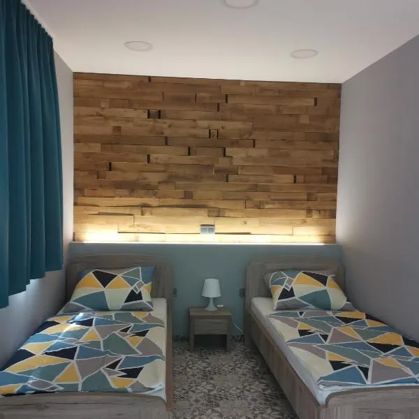Podlovics Tanya Panzió, hotel Kemecsén