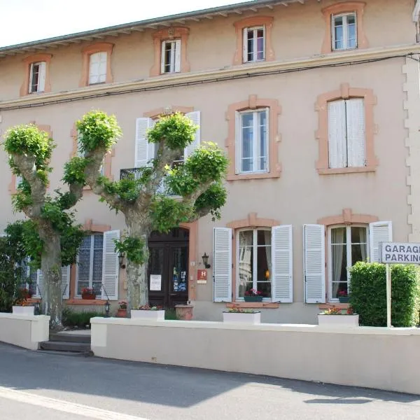 L'Hôtel L'Astrée, hotel v destinaci Feurs