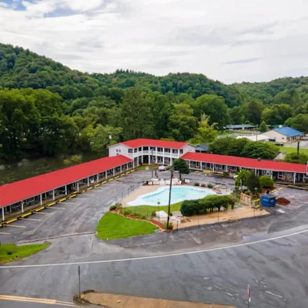 Lloyd's On The River Country Inn By Oyo, hotel en Bryson City