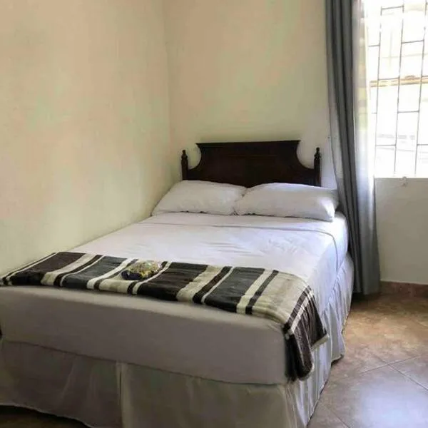 Kelly's Studio Apartment - Rental near Airport, Amenities and Bus Route, hotel v destinaci Saint Philip