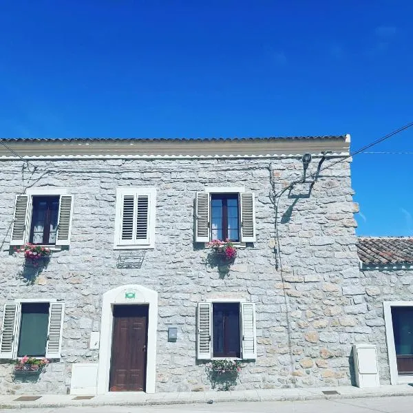 B&B L'amaca della felicità, hotel v destinácii Monti