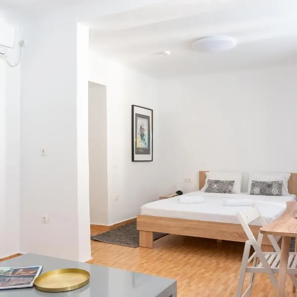 Dioskouros Hostel, hotel in Athens