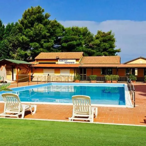 Ranieli Apartments a meno di 2 kilometri da TROPEA FREE PARKING AND BREAKFAST, hotel v destinaci Drapia