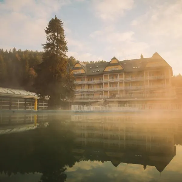 Grand Hotel Strand, hotel v Červenom Kláštore