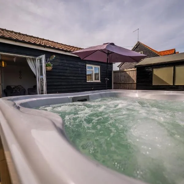 The Stables, hotel in Halesworth