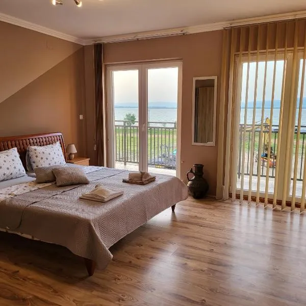 Sun and river Apartments, hotel in Golubac