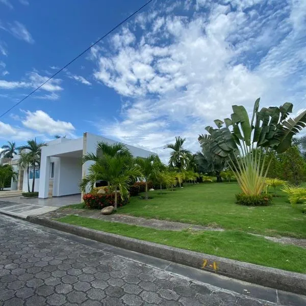 Girardot Casa Piscina Campestre, hotel v destinaci Flandes
