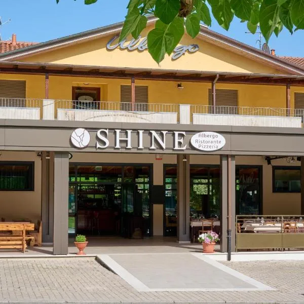 Albergo Shine, hotell i Fermignano