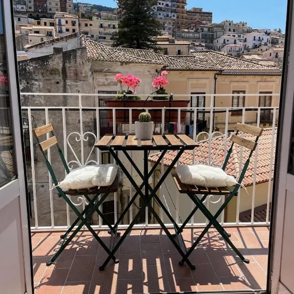 Pizzo Central House, hotel v destinaci Pizzo