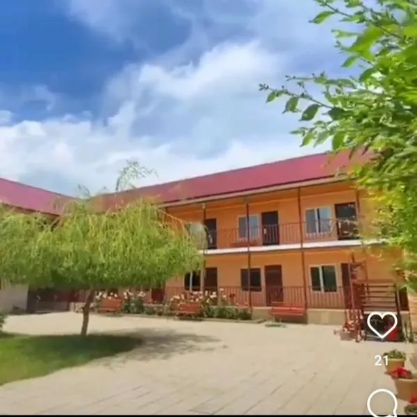 AltynAi Guest House, hotel v destinaci Cholpon-Ata