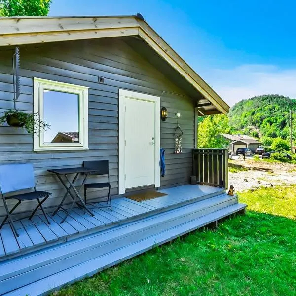 Landlig feriehus nær Dyreparken, romslig og barnevennlig, hotel in Kristiansand