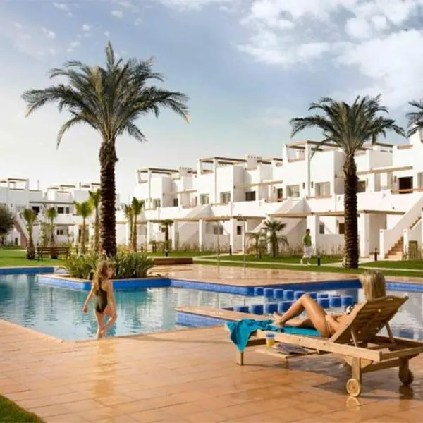 Condado De Alhama Apt-Pool-Park-Parking-Sleeps4, hotel v destinaci Alhama de Murcia