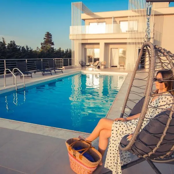IO Luxury Pool & Hot Tub Suites, hotel v destinaci Preveza