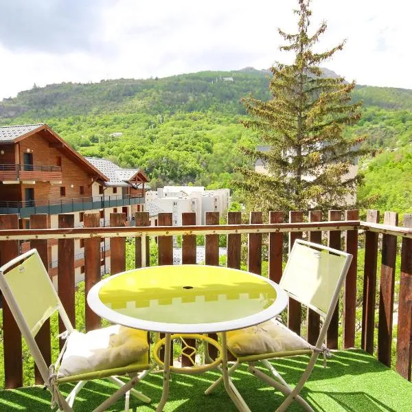 Coquet appartement Type 2 de 56 m² en centre ville、ブリアンソンのホテル