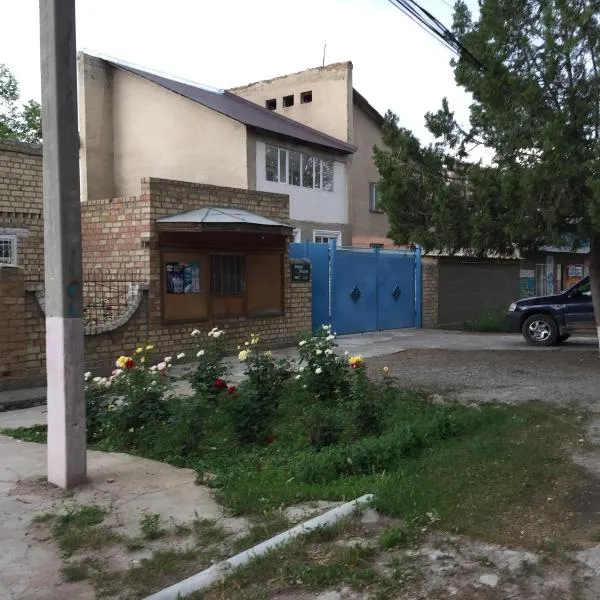 RAHAT Guest House & Hostel in Toktogul, hotel v destinaci Toktogul