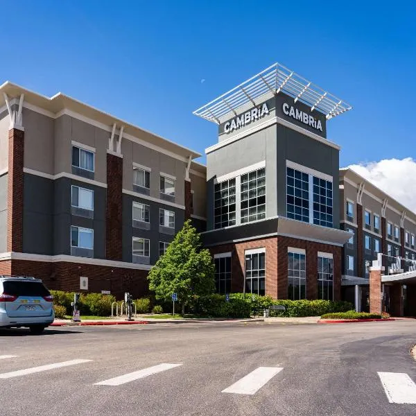 Cambria Hotel Ft Collins، فندق في فورت كولينز