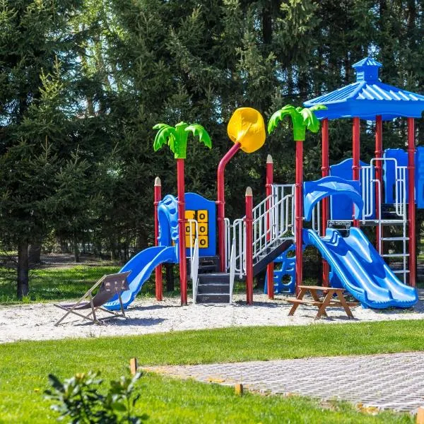 Domki Aqua Holiday, hotel v destinácii Pobierowo