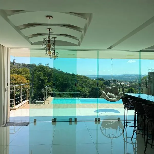 Sobrado piscina bem localizado 5 min do Flamboyant、ゴイアニアのホテル