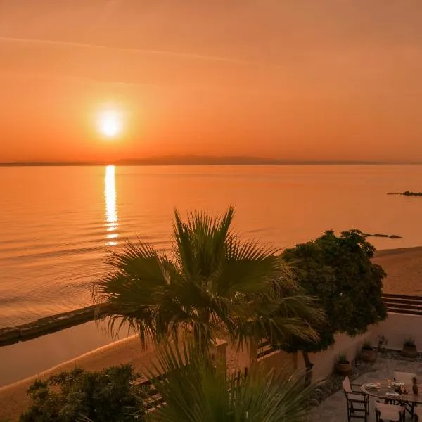 Villa Elizabeth - Seafront Classic Villa!, hotel in Zakynthos Town