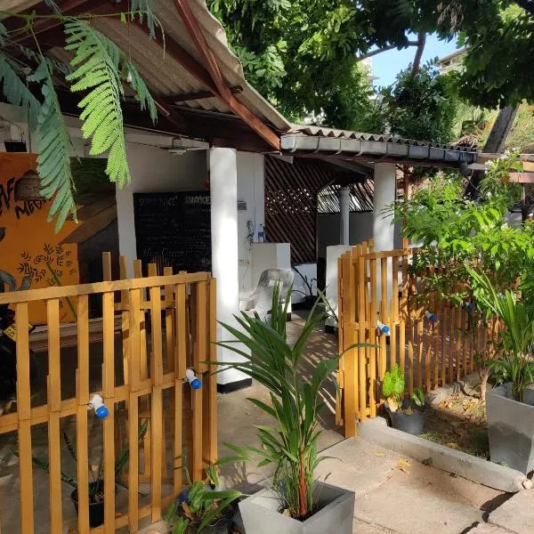 Stay Garden - Arugambay, hotel di Mahakalugolla