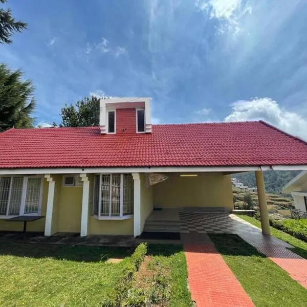 Rustic 3-BR Villa w/ Front & Back Yards in the mountains, hotel in Ooty