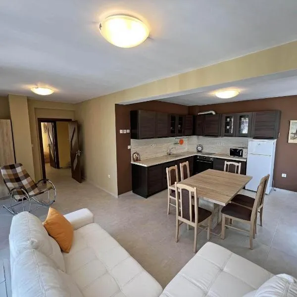 Valemar Apartments, hotel i Pomorie