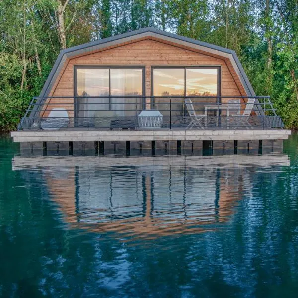 Maison flottante - Houseboat - Baurech Insolite, hotel v destinaci Baurech
