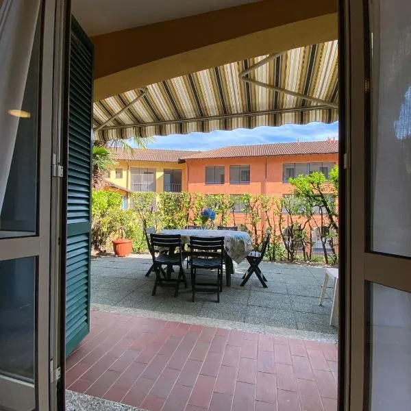 Sunshine GuestHouse, hotel v destinaci Cannero Riviera