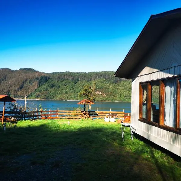 Camping & Cabaña Los Arrayanes Niebla, hotel v destinaci Valdivia