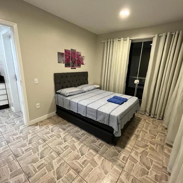 Residencial Bernardo, 50 metros da praia de Canasvieiras - Foto 2