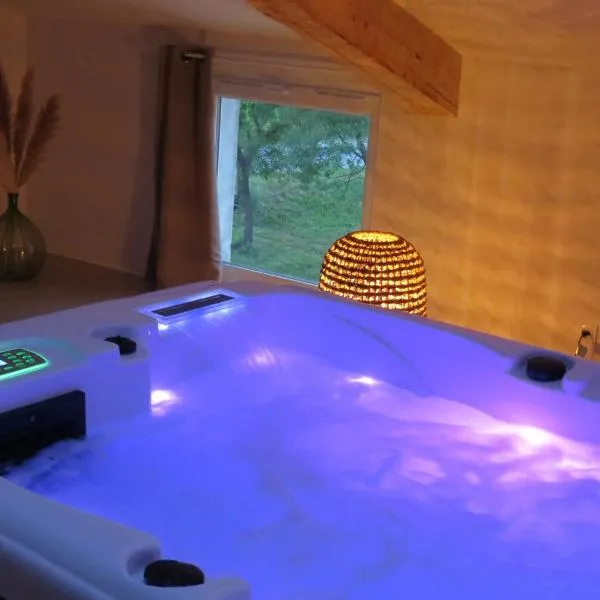 LE MAS de PAUL، فندق في Saint-Julien-de-Cassagnas