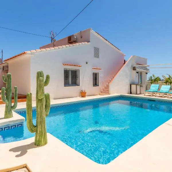 Villa Carolima - Heated Pool, hotel v destinaci Casas de Torrat