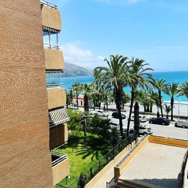 PLAYA Y PISCINA Intiyan PONDOS, hotel in Almuñécar