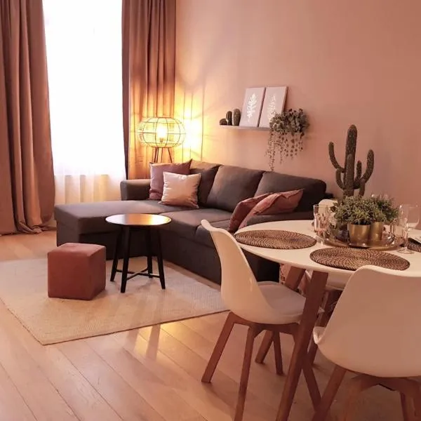 BnB Antwerpen - CHARMANT, hotel in Antwerp