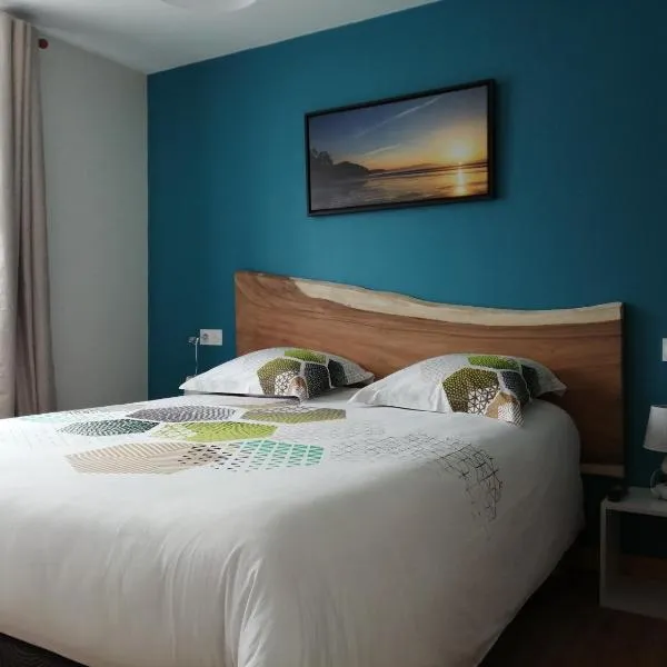 Hôtel Le Poulmic, hotel v destinaci Lanvéoc