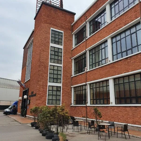 Hotel / Restaurante LA PEPA, hotel sa Avilés