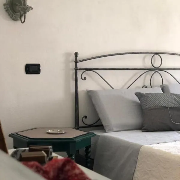 Casa di Aristide, hotel v destinaci Erba