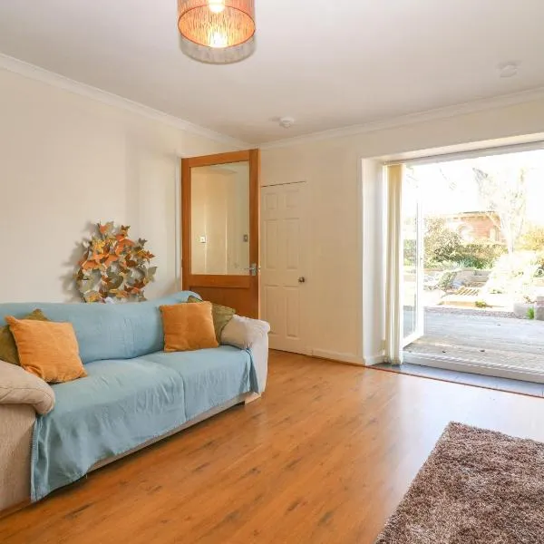 Blue Skies Cottage, hotel in Arbroath