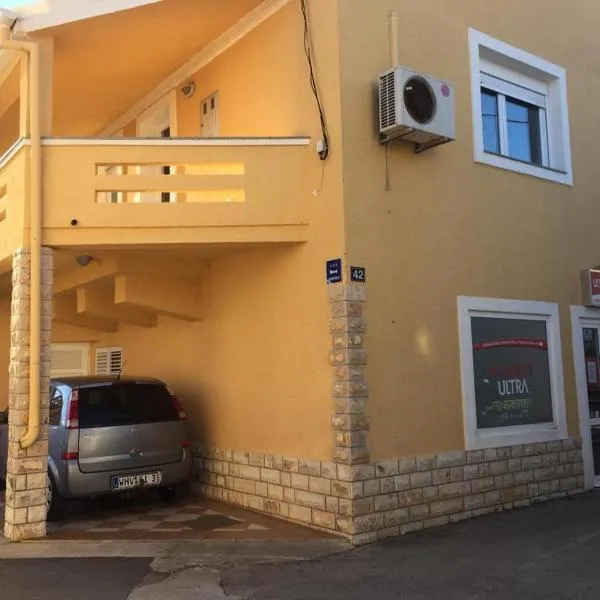Ferienhaus Dalmatia, hotel in Kali