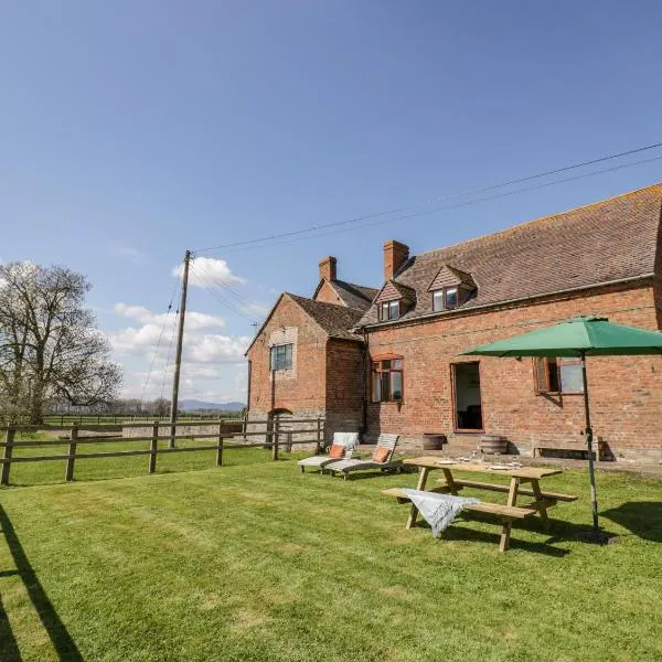 Manor Farm Cottage, hotel in Worcester