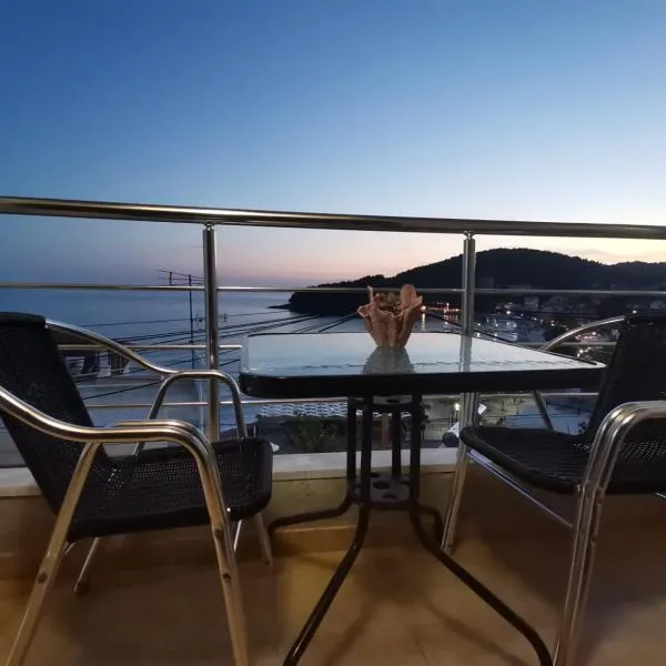 Dina's Apartment, hotel in Himare