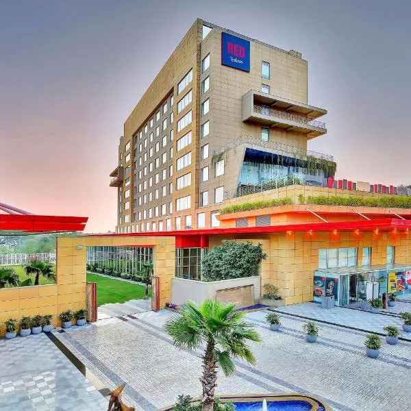 Radisson RED Chandigarh Mohali, hotel in Chandīgarh