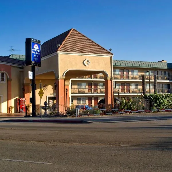 Hotel Heritage, hotel in El Monte