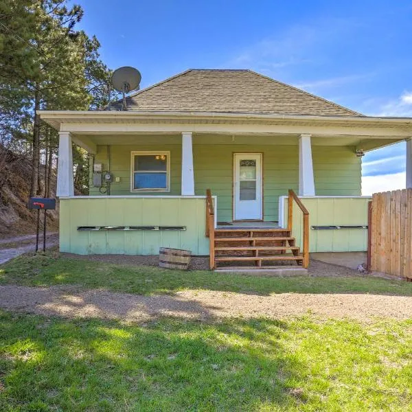 Classic Mountain Home, Half Mi to Main Street, hotel in Lead