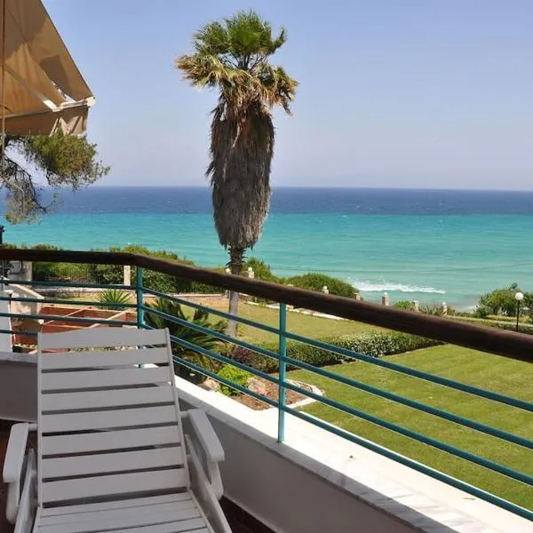 Yades elegant villa 2 minutes away from the beach, Hotel in Kallithea (Chalkidiki)