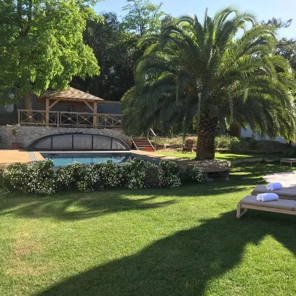 LA MAISON DE LA DUNE - Chambres Climatisées - Jacuzzi 1ère séance offerte - Piscine chauffée avec Abri Amovible - Plage située à 200m, accès direct par le bois, hotel v destinaci La Couarde-sur-Mer